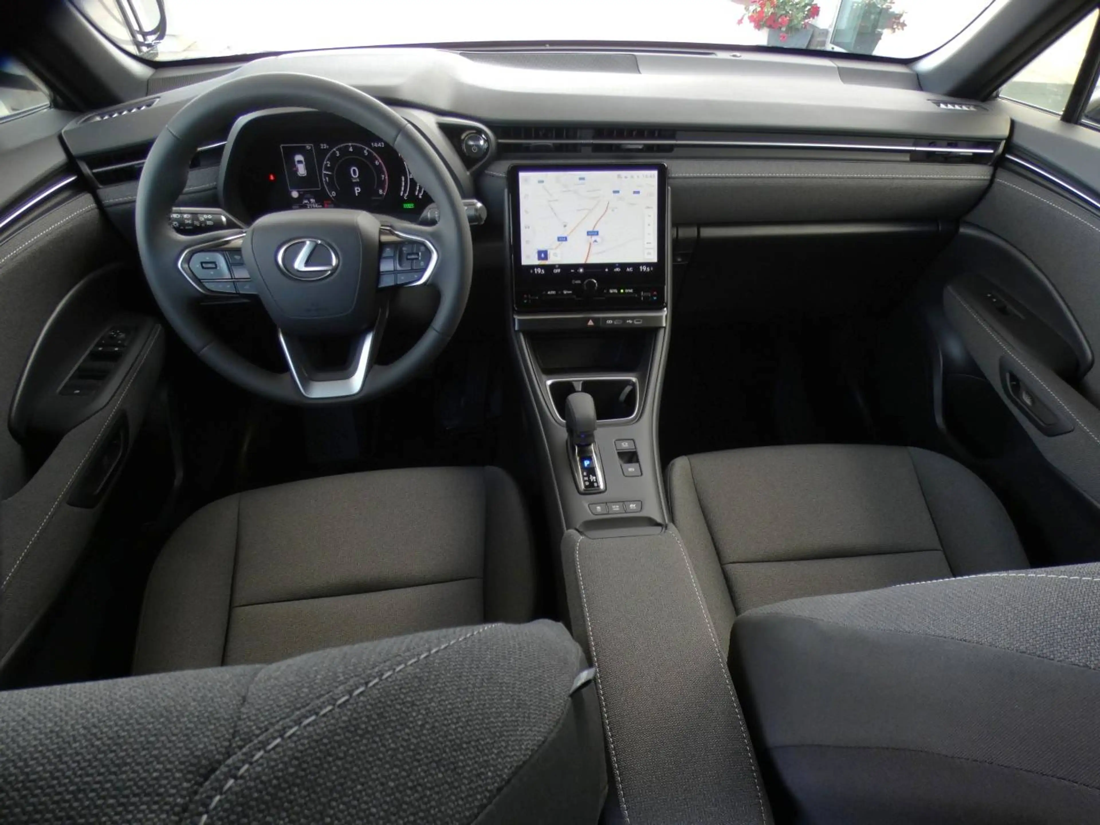 Lexus LBX Hybrid GPS +Parkeercamera +Adaptive cruise control +Apple carplay +Android auto — photo 5