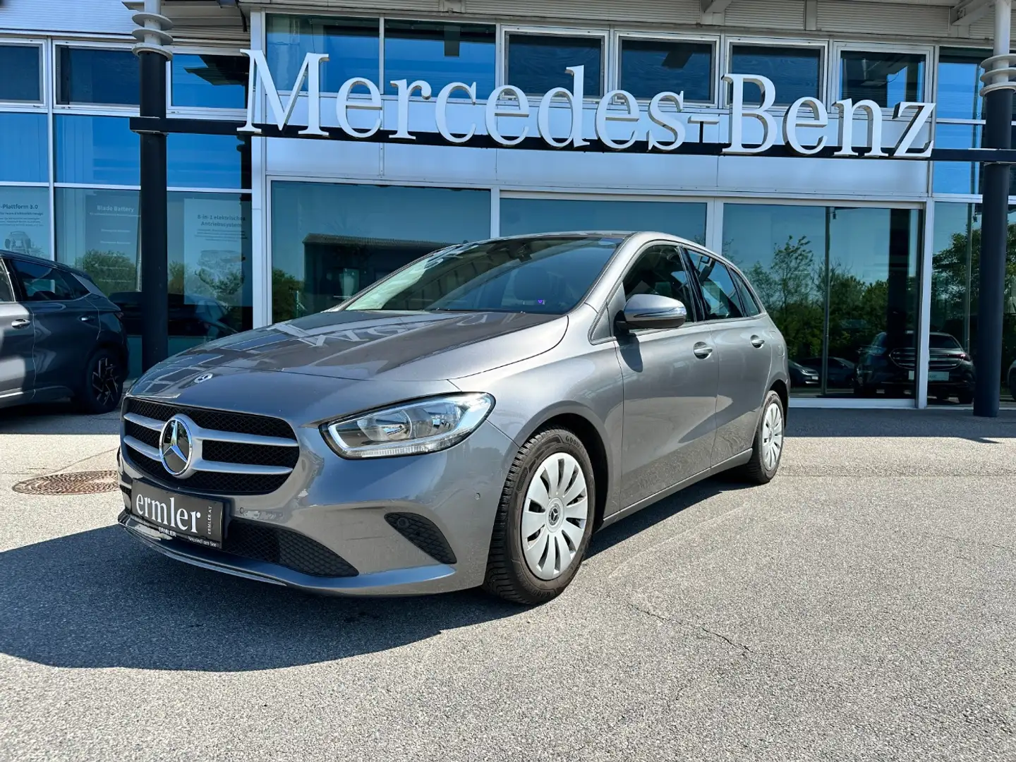 Mercedes-Benz B 180 Benzin Automatik Rückfahrkamera 2019 Grau - 2