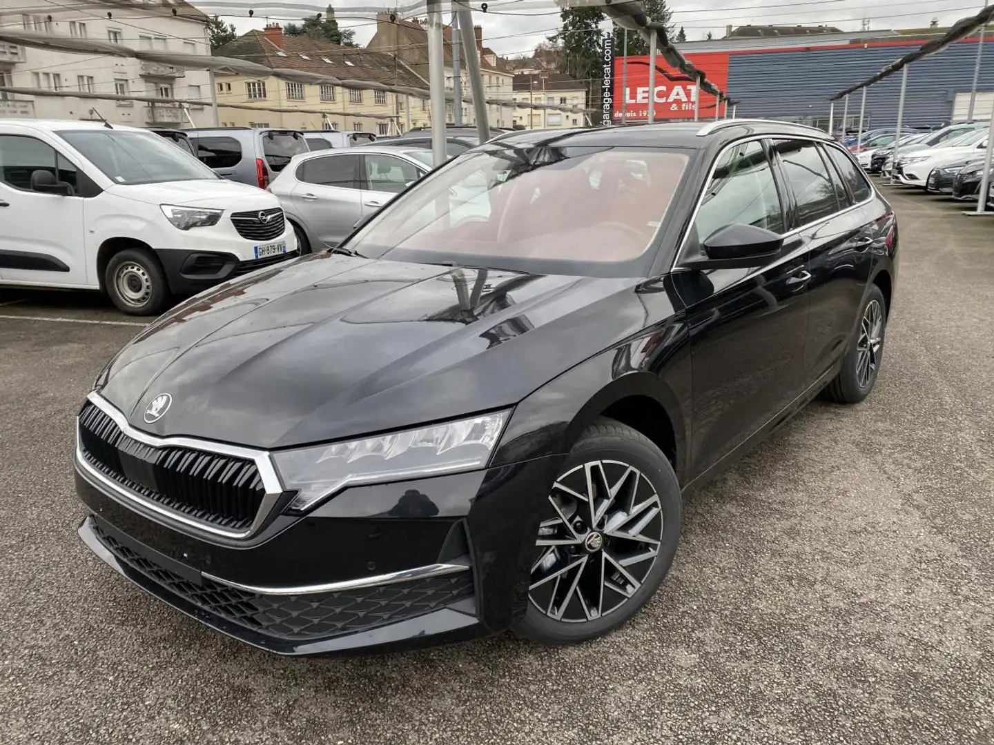 Skoda Octavia IV (2) COMBI 2.0 TDI 150 SELECTION DSG7 PACK CONFO Noir - 1
