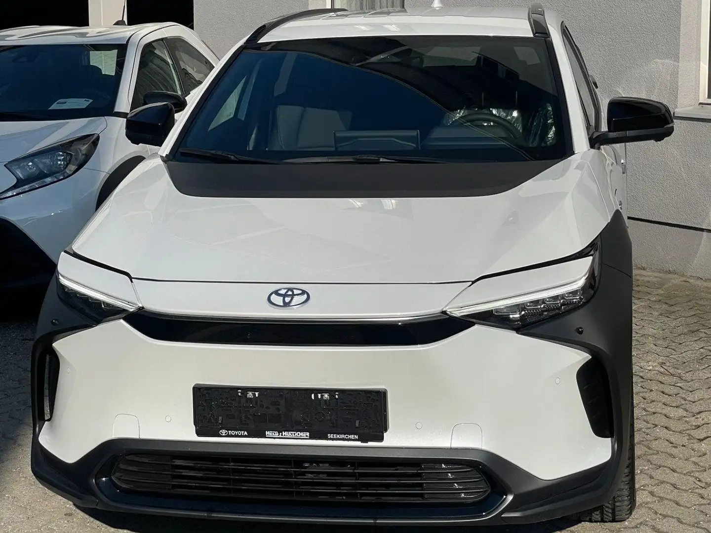 Toyota bZ4X BZ4X Elektro 71,4kWh Aut. Weiß - 2