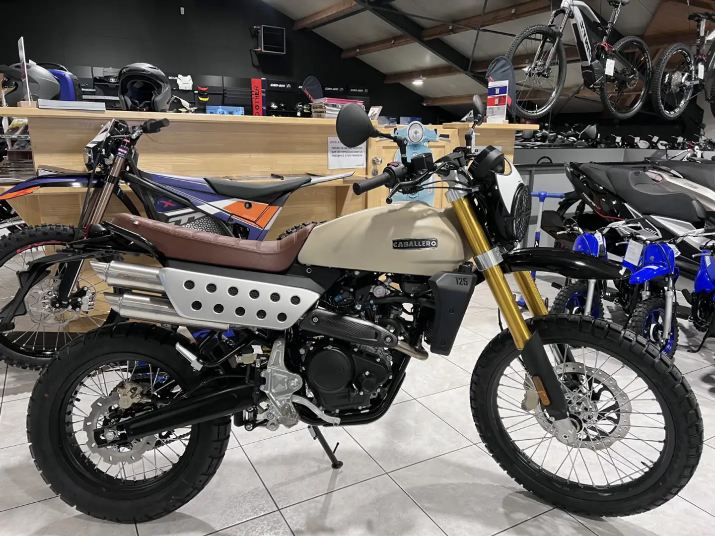 Fantic Caballero 125 RALLY Beige - 1