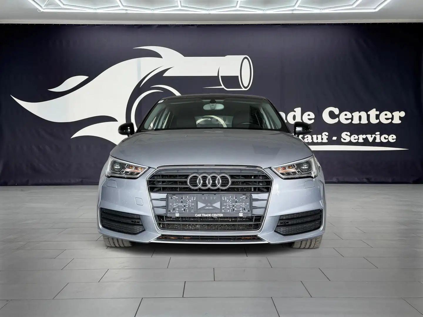 Audi A1 A1 SB 1,0 TFSI Silber - 2
