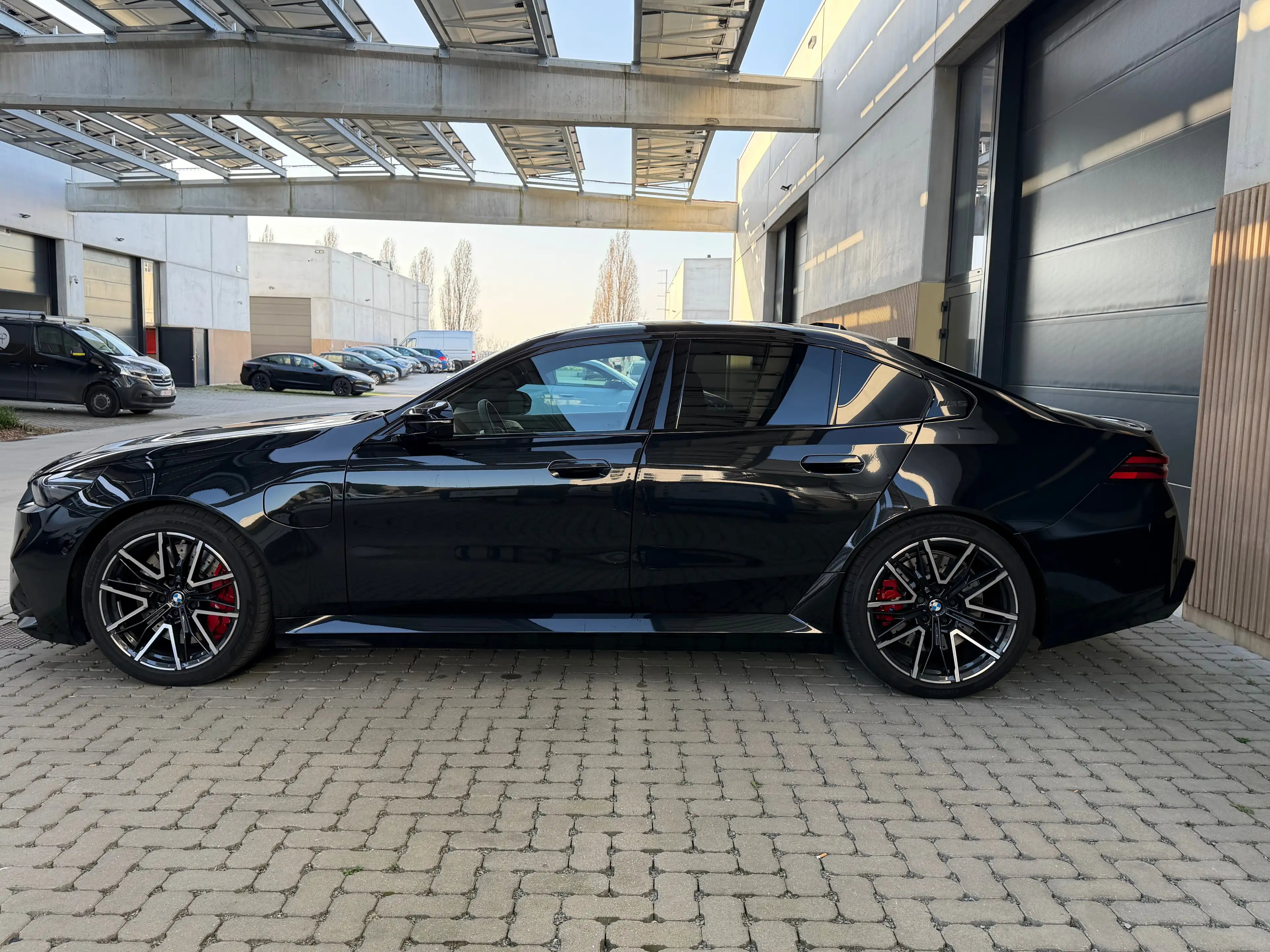 BMW M5 M5 PHEV 4.4 AS (535 kW) — photo 2