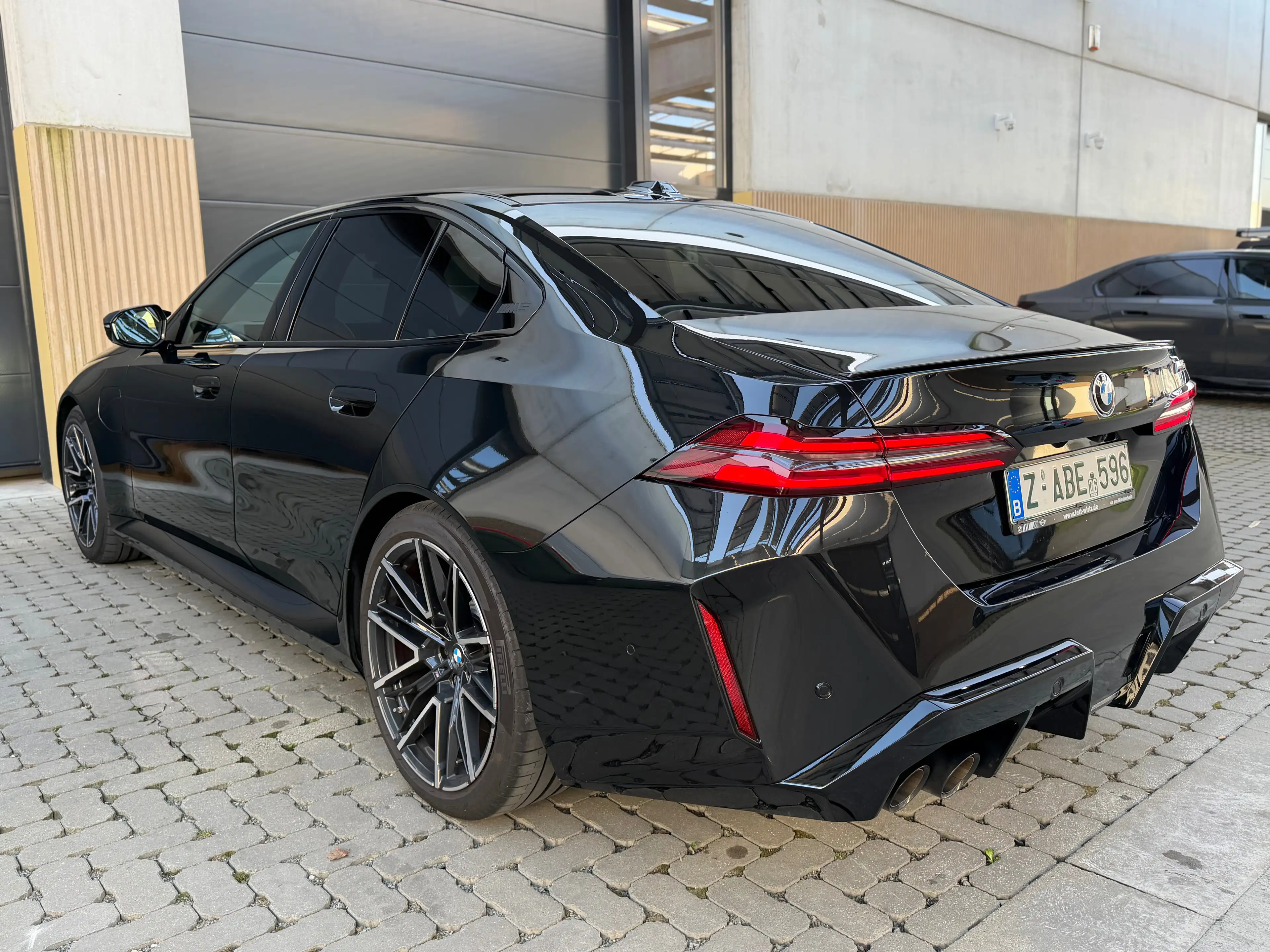 BMW M5 M5 PHEV 4.4 AS (535 kW) — photo 3