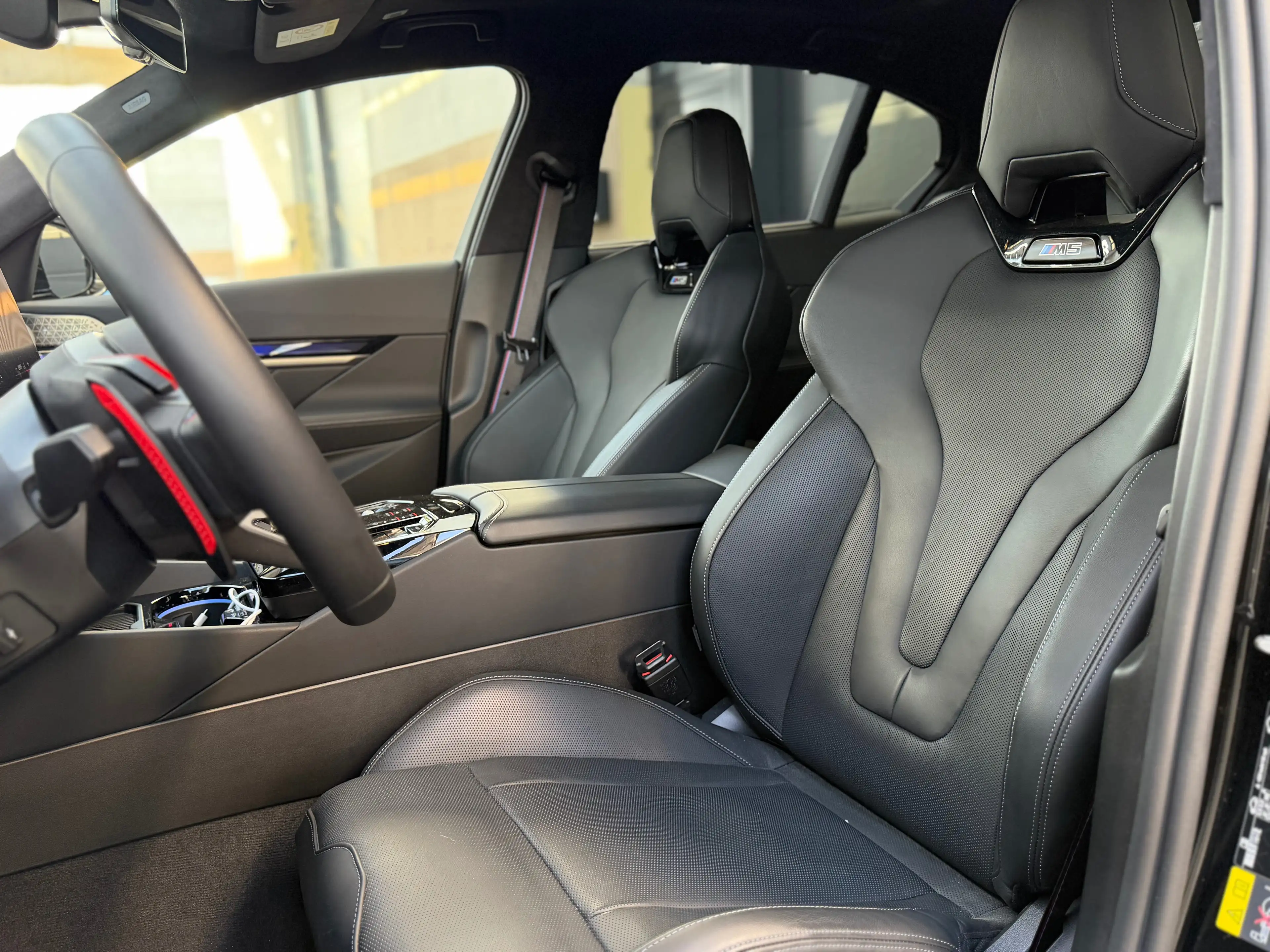 BMW M5 M5 PHEV 4.4 AS (535 kW) — photo 10