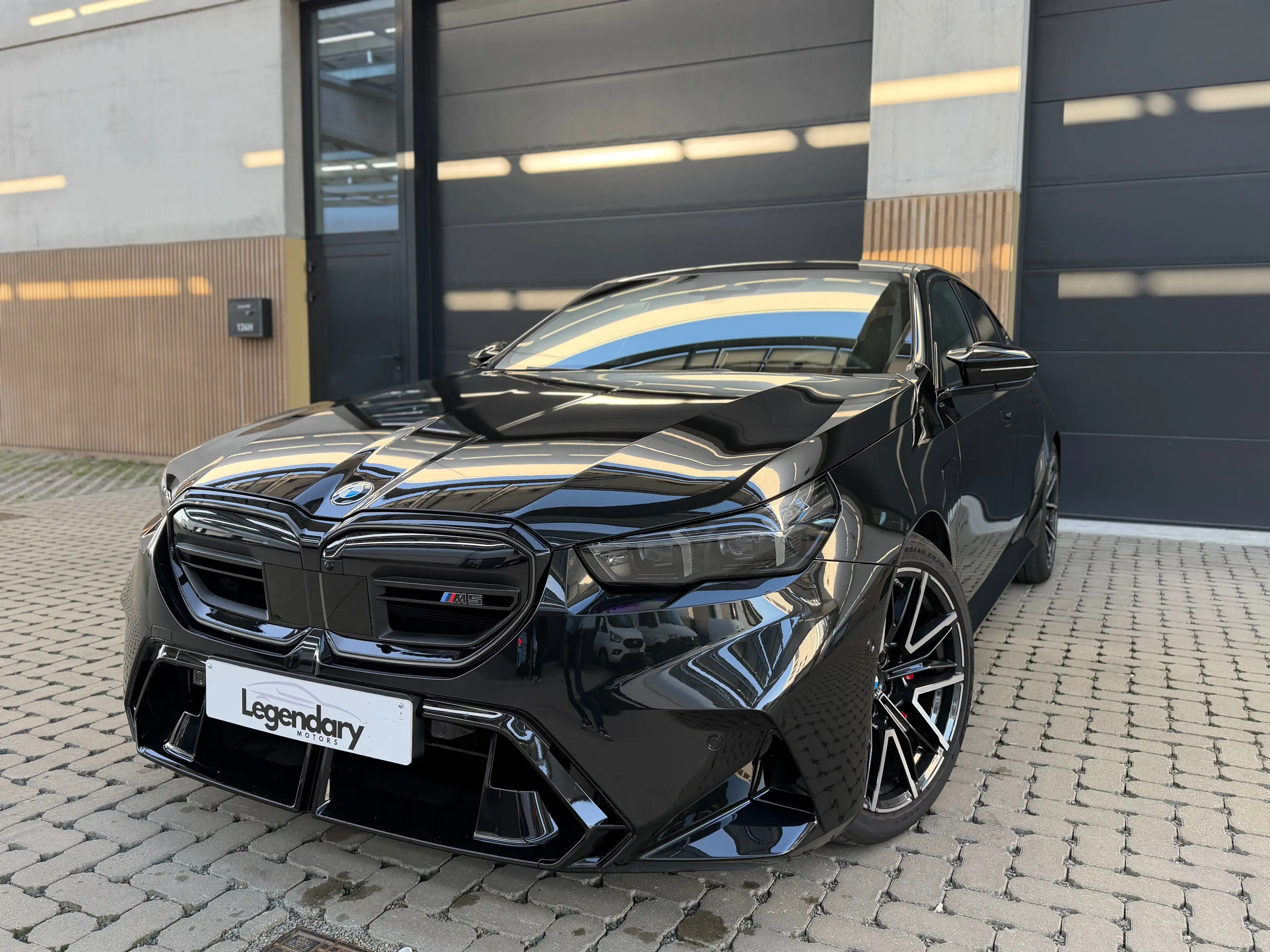 BMW M5 M5 PHEV 4.4 AS (535 kW)