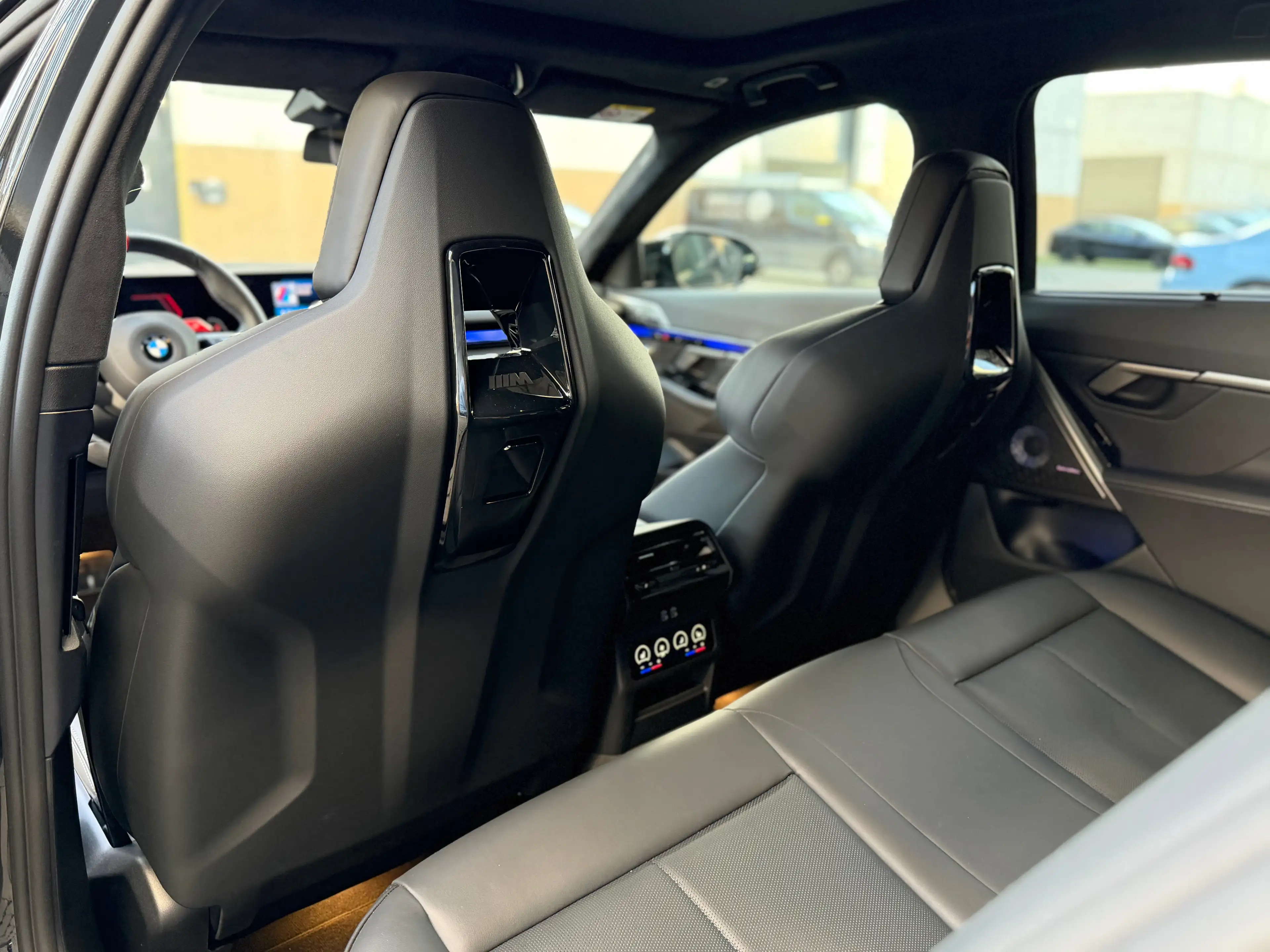 BMW M5 M5 PHEV 4.4 AS (535 kW) — photo 9