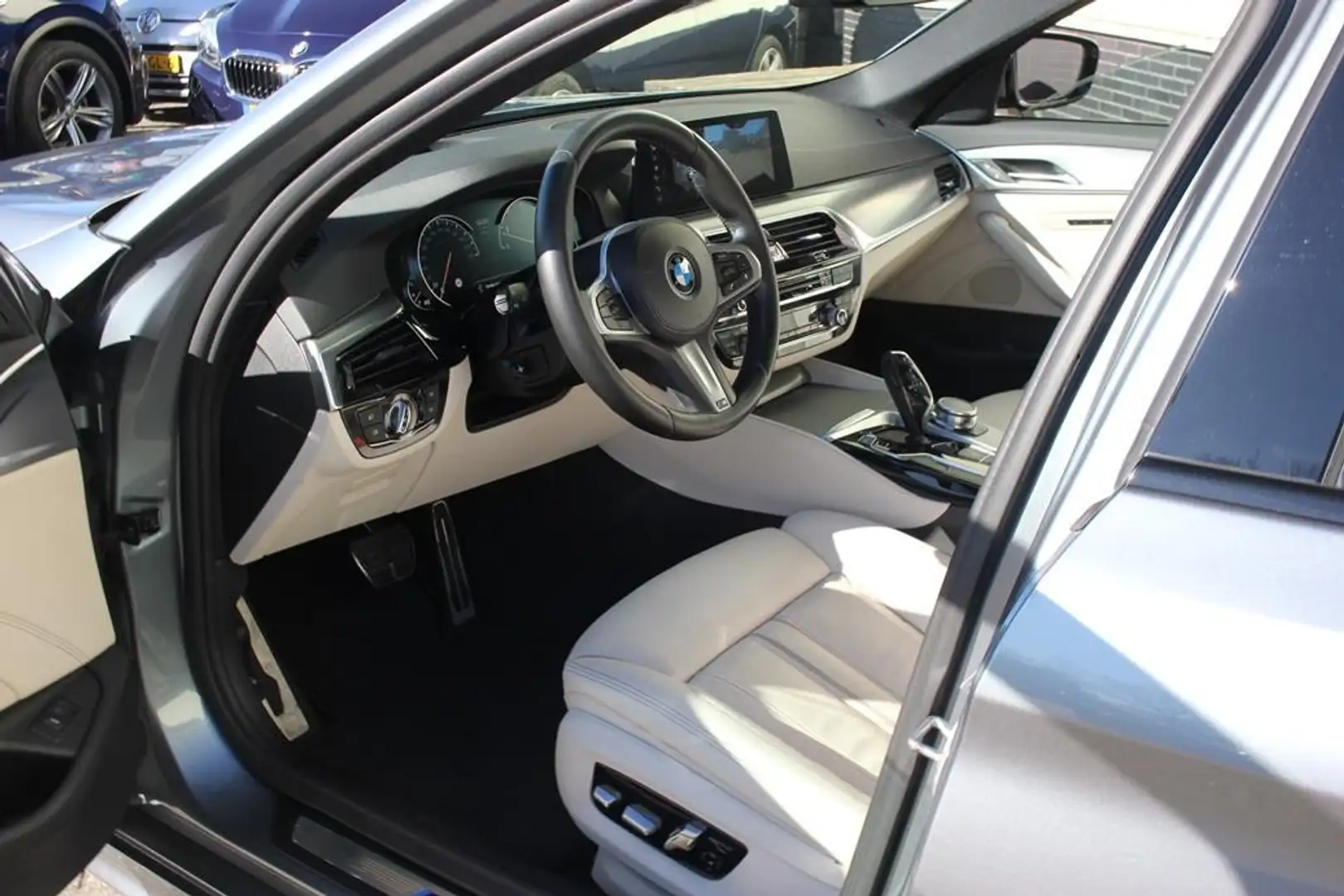 BMW 520 5-serie Touring 520i High Executive M Sport | Pano Gris - 2