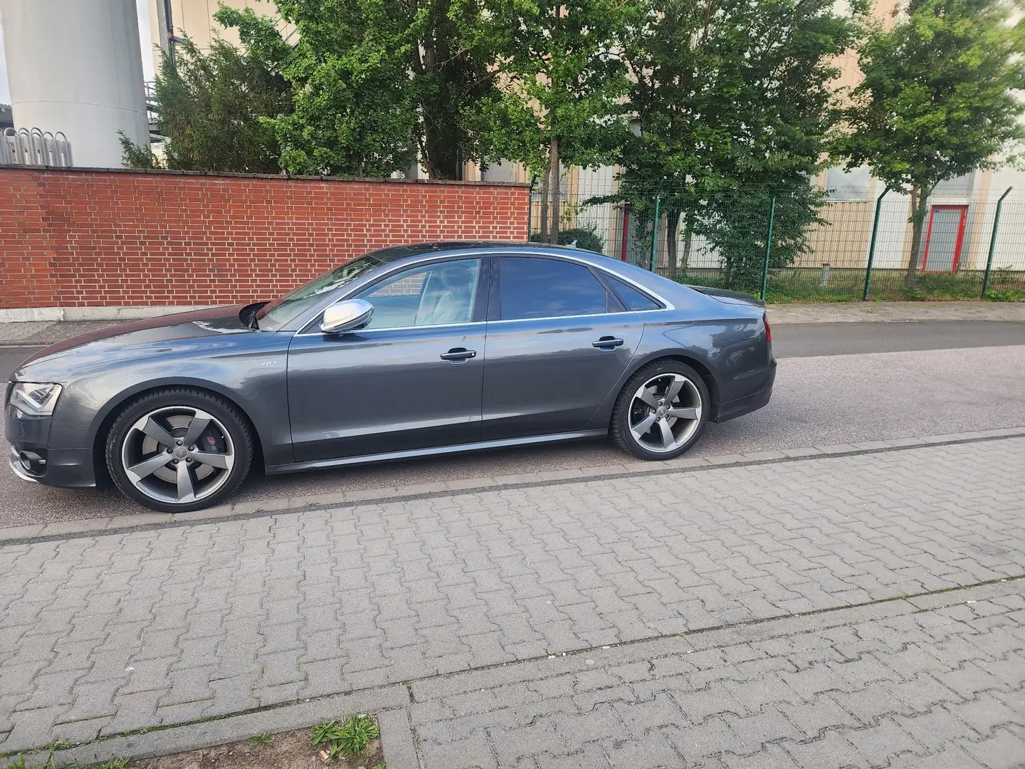 Audi S8 Gris - 2