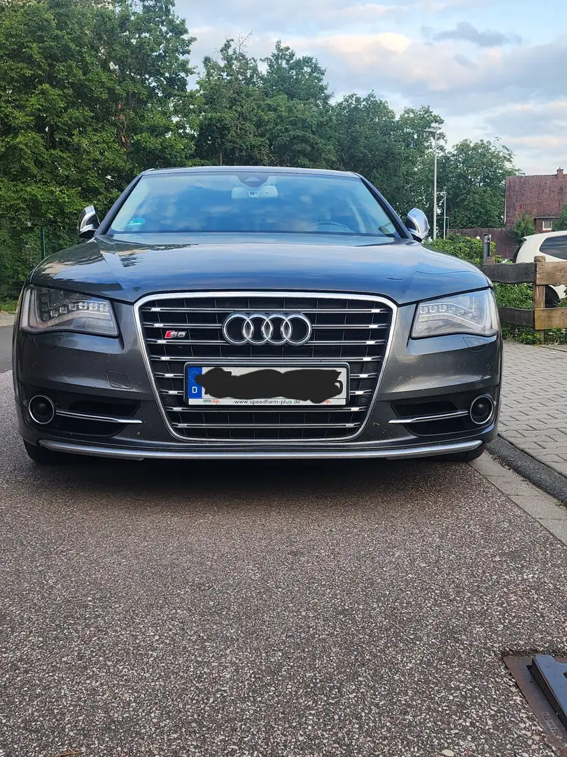 Audi S8 Gris - 1