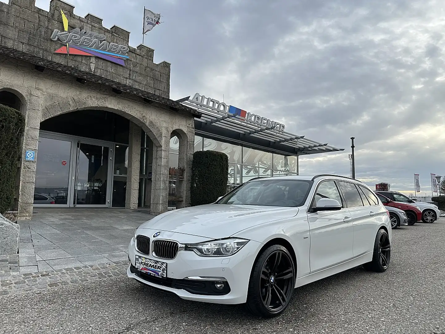 BMW 320 d xDrive Touring Luxury Line Aut./AHK/LED/RFK/S... Blanc - 2