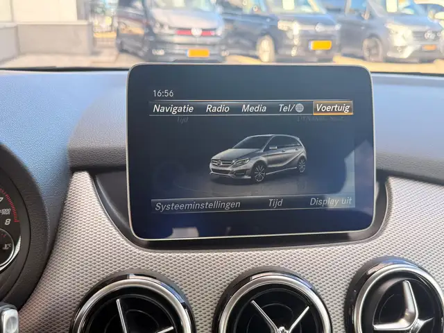 Mercedes-Benz B-Class view 29