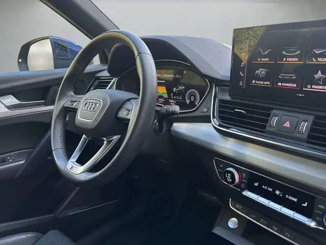 Audi Q5 view 8