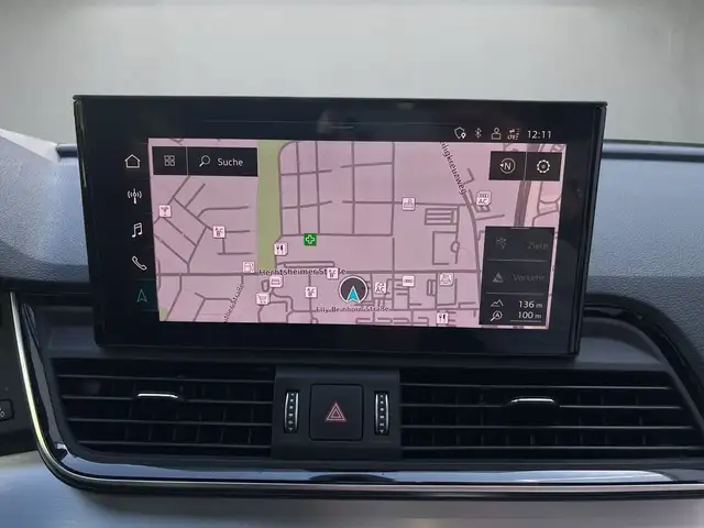 Audi Q5 view 11