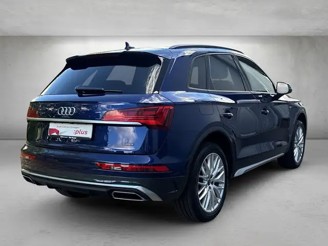 Audi Q5 view 4