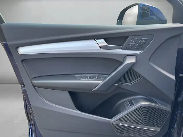 Audi Q5 view 7