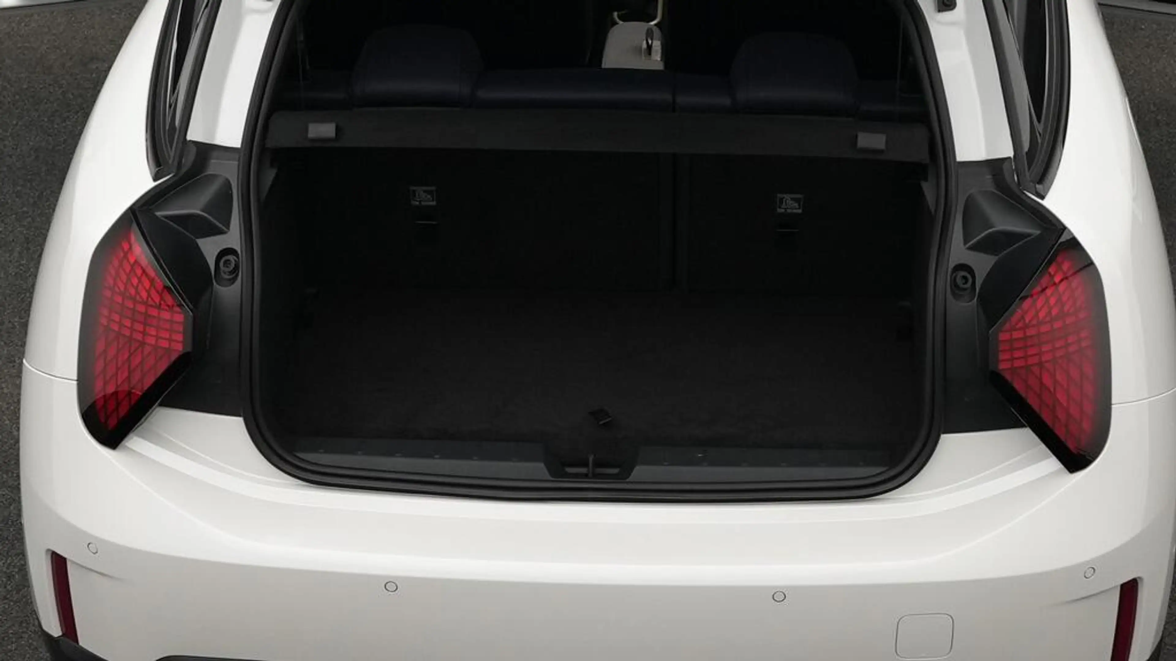 MINI Cooper E Favoured Trim — photo 24