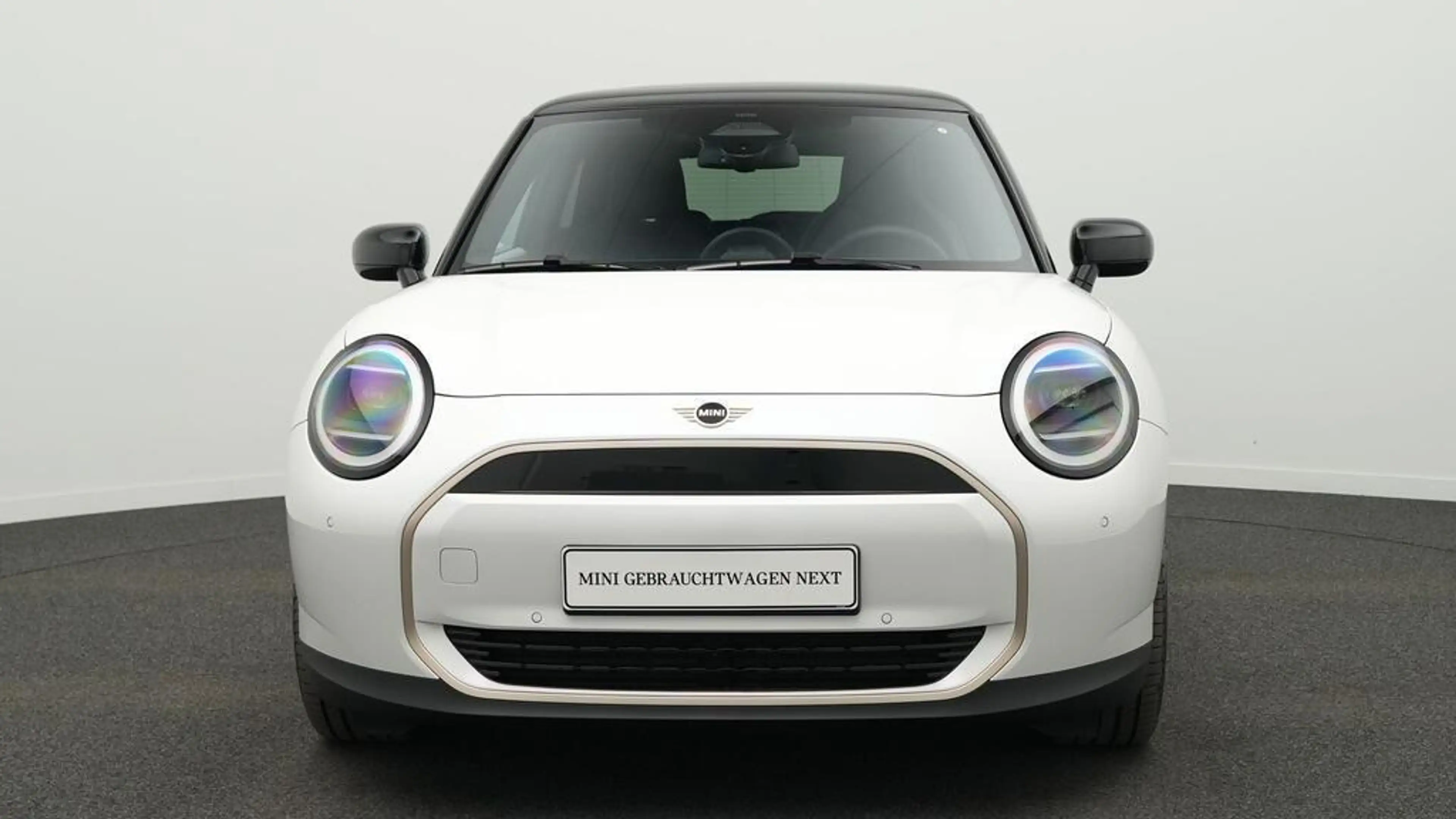 MINI Cooper E Favoured Trim — photo 15