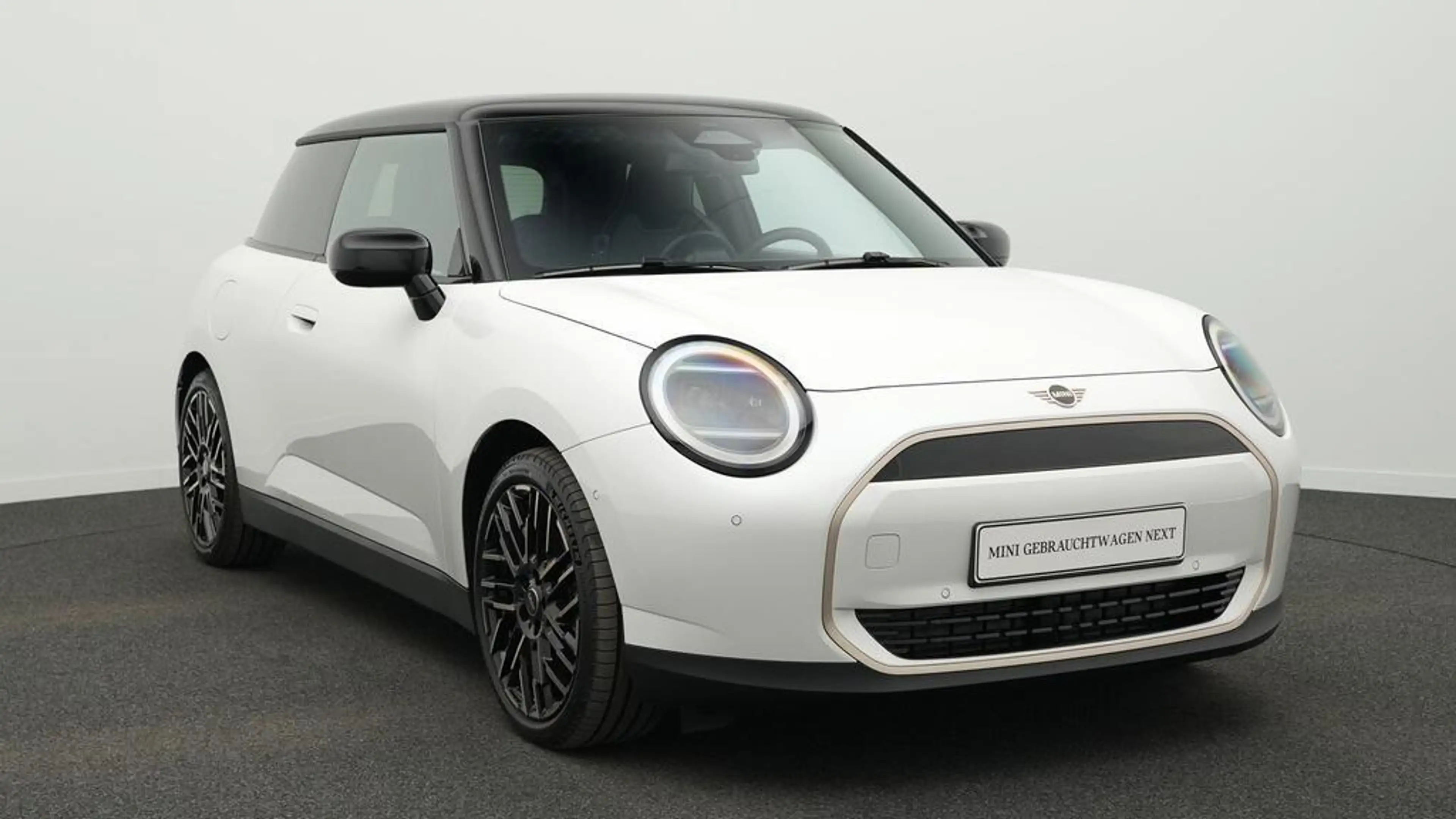 MINI Cooper E Favoured Trim — photo 14