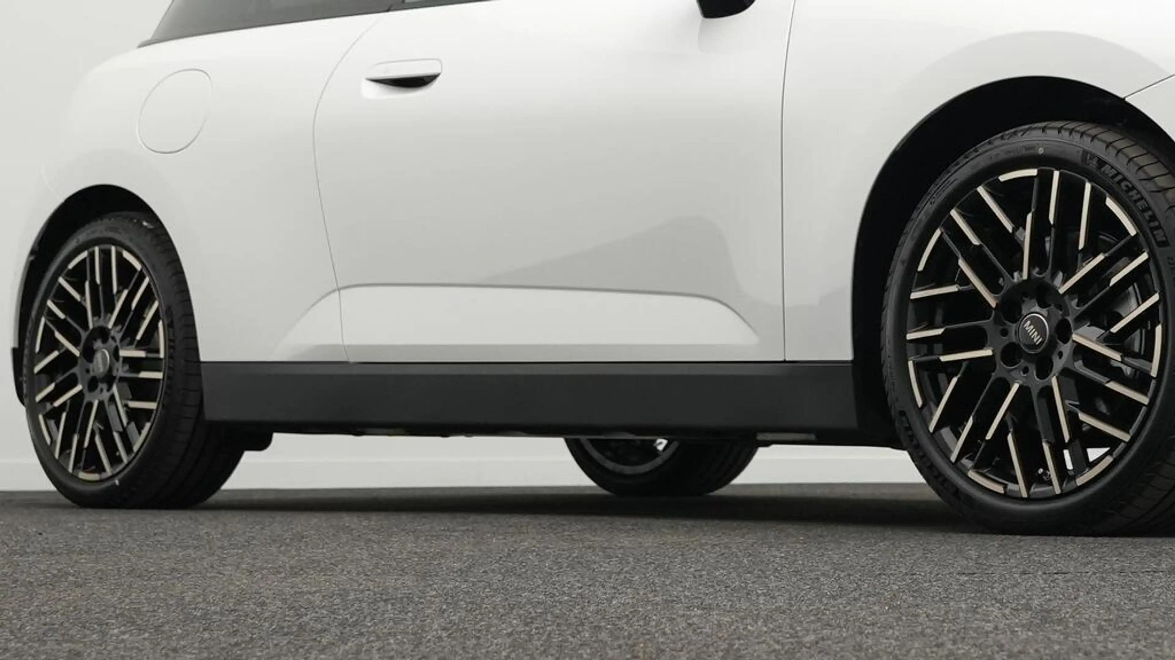 MINI Cooper E Favoured Trim — photo 19