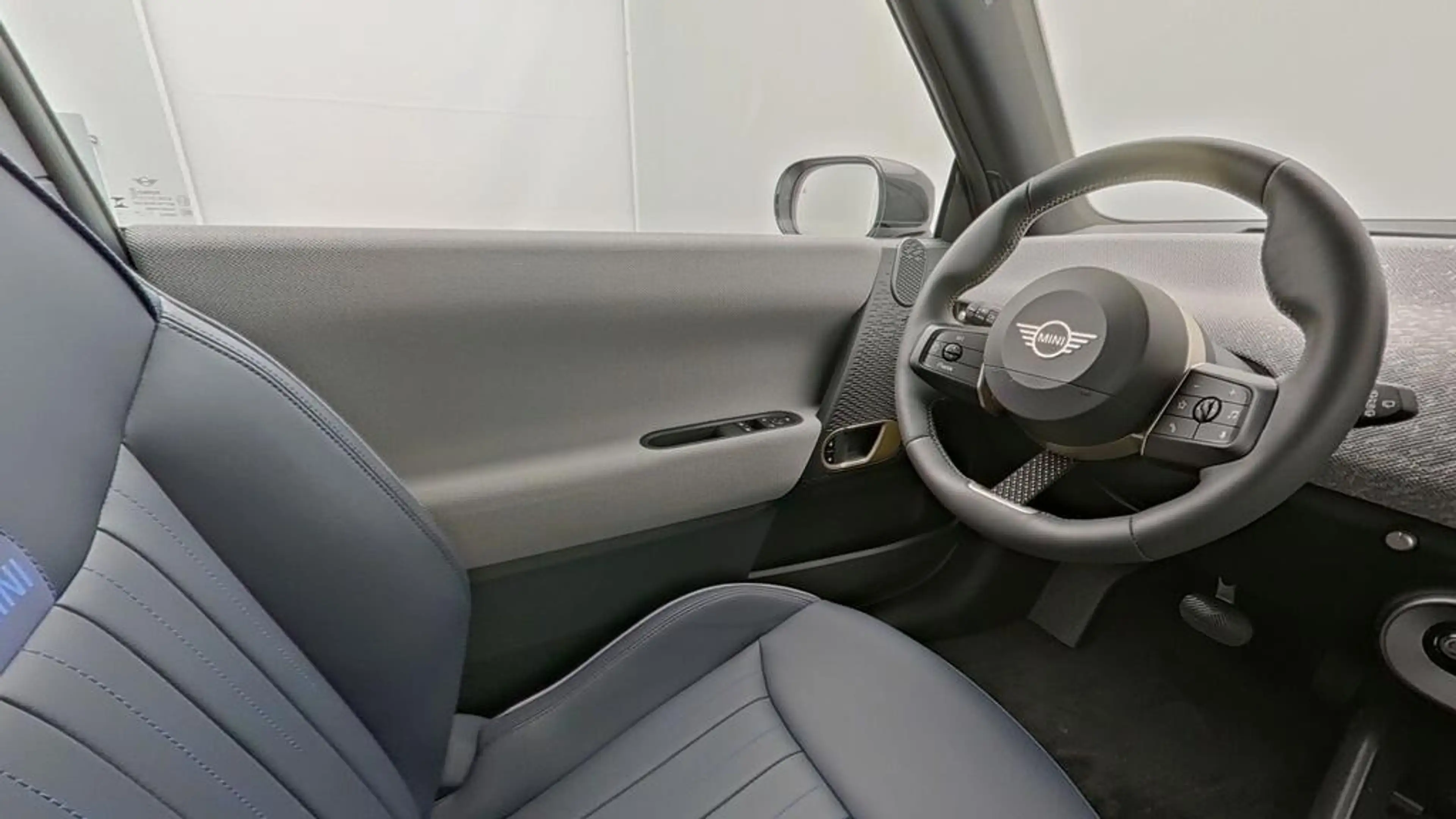MINI Cooper E Favoured Trim — photo 21