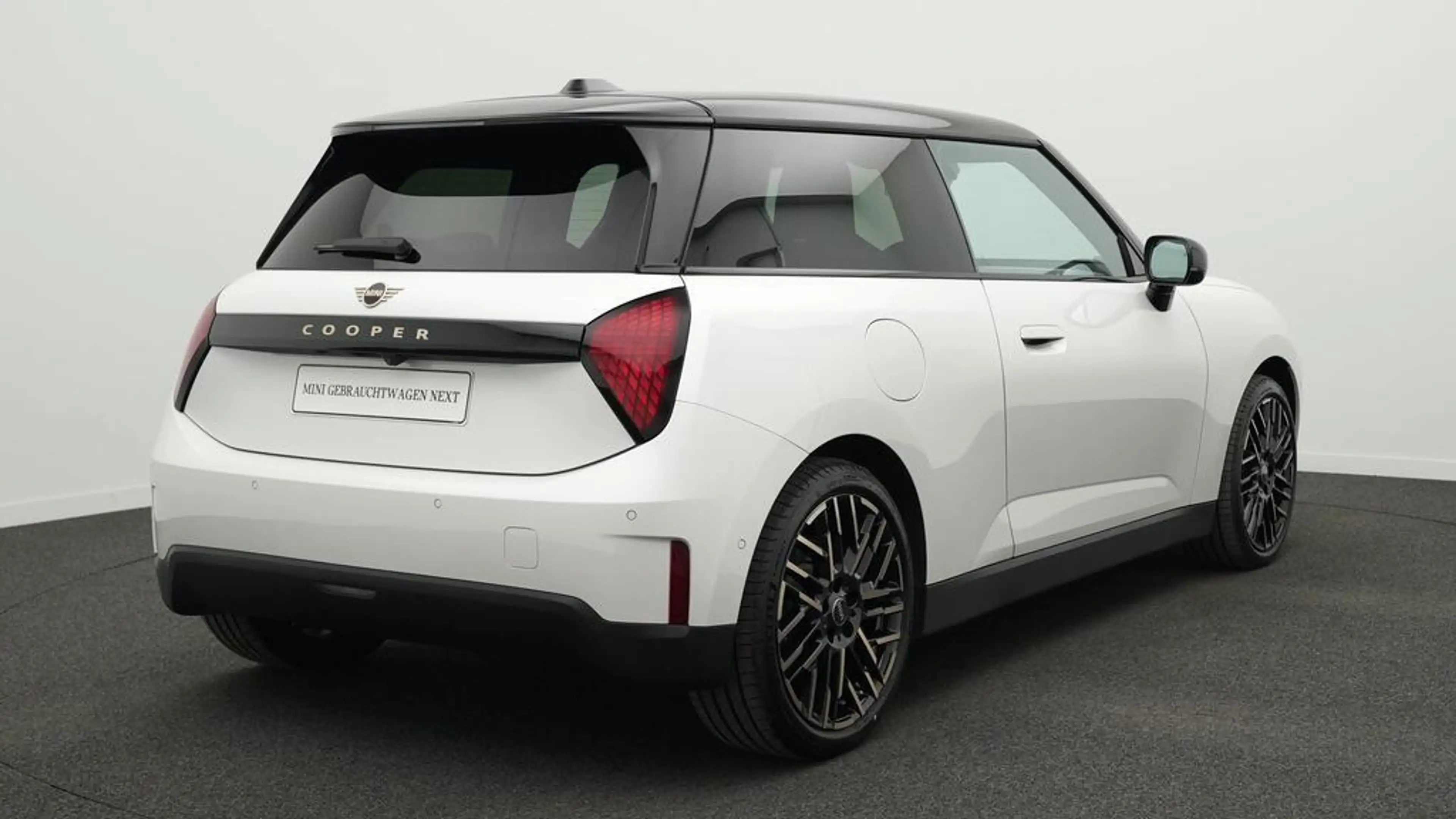 MINI Cooper E Favoured Trim — photo 4
