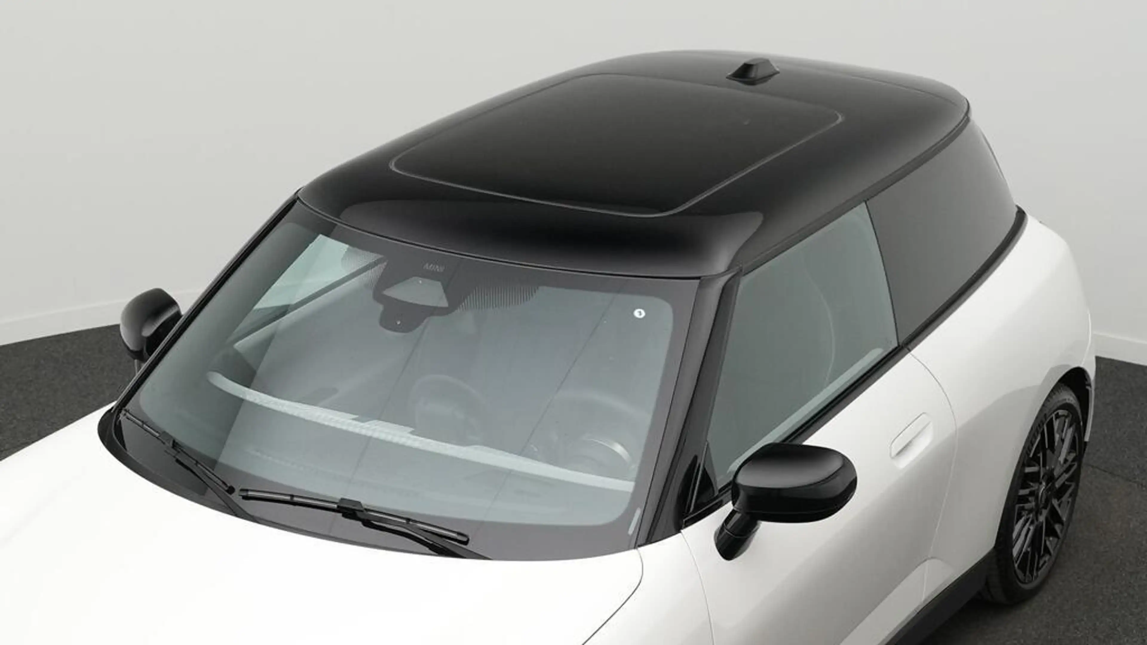 MINI Cooper E Favoured Trim — photo 22