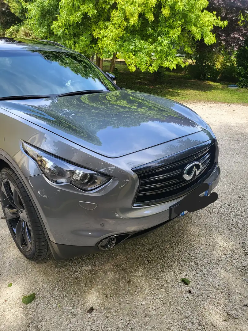 Infiniti QX70 S Premium - 2