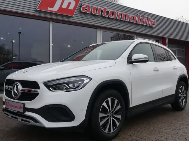 Mercedes-Benz GLA 200 Style Kamera*Leder*LED*Sitzheizung