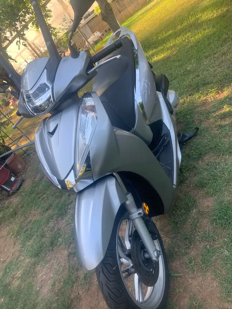 Honda SH 300 Argintiu - 1