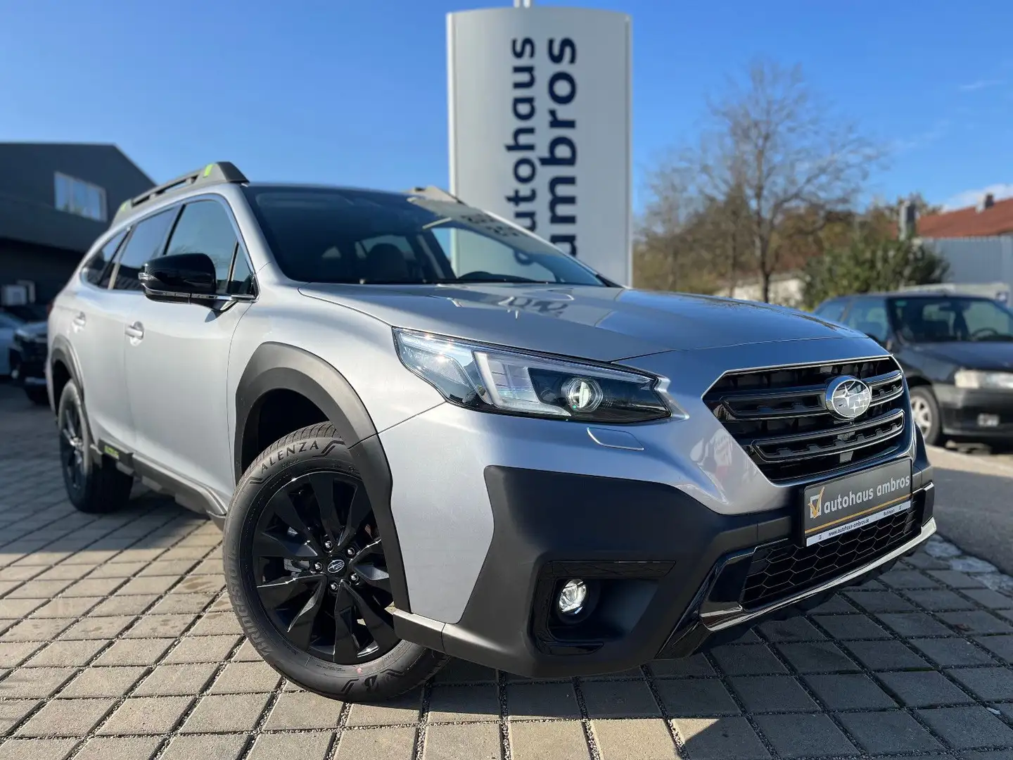 Subaru OUTBACK 2.5i Exclusive Cross*LED*Navi*ACC* Stříbrná - 1