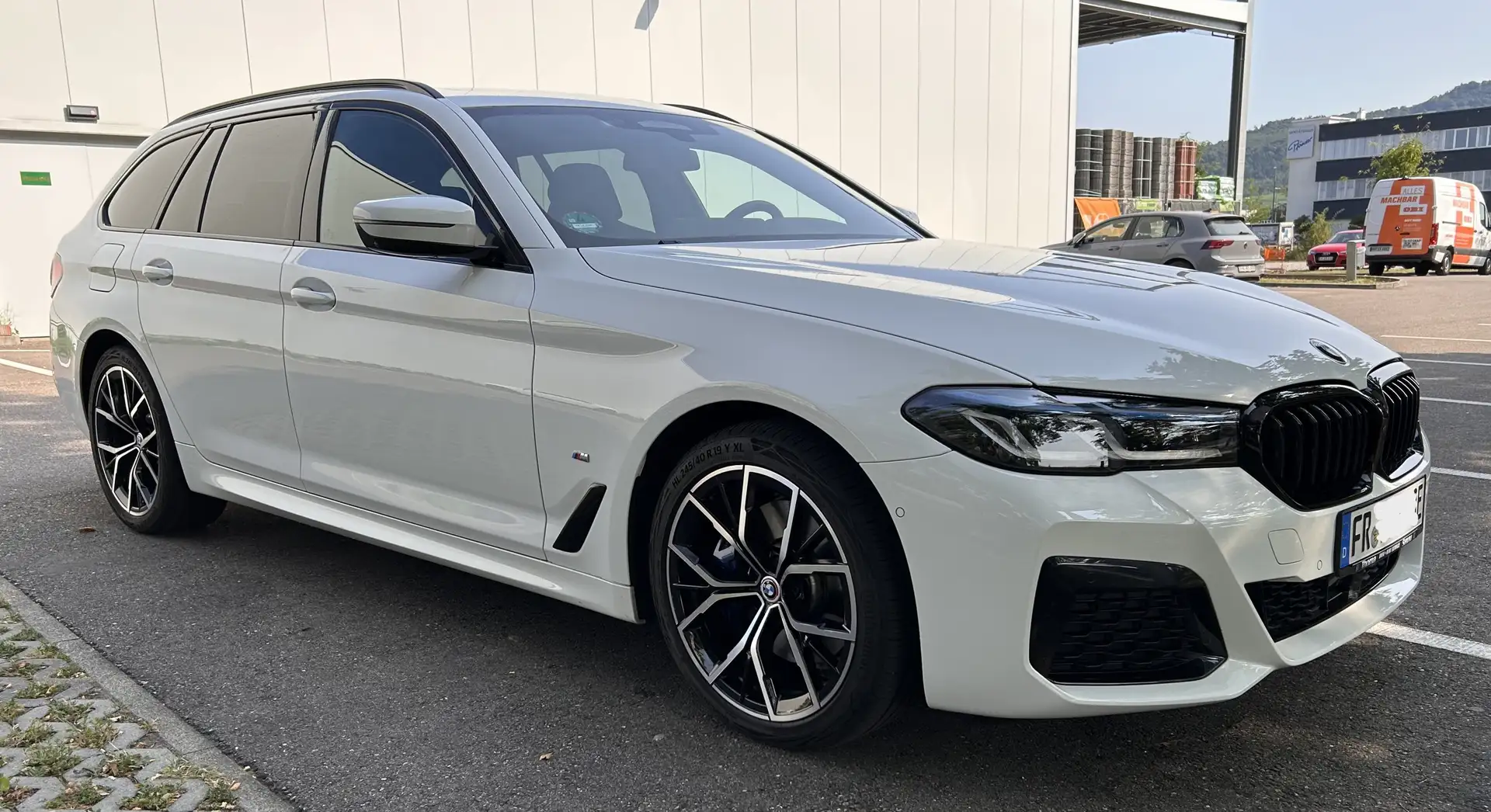 BMW 530 530e Touring Plug-In-Hybrid xDrive Aut. M Sport Weiß - 2