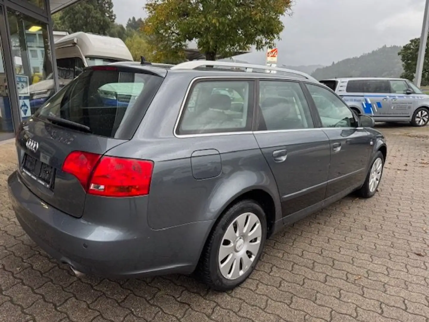Audi A4 Avant 2.0 T FSI Quattro Grau - 2
