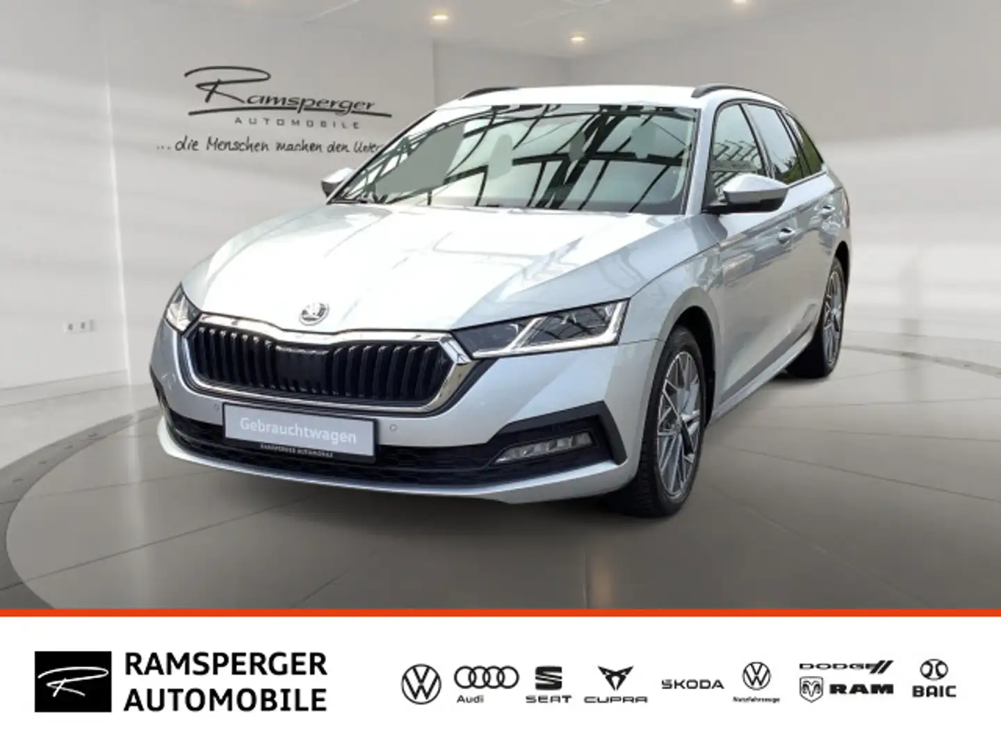Skoda Octavia Combi 2.0 TDI DSG Tour ACC Matrix Vorbe. Silber - 1