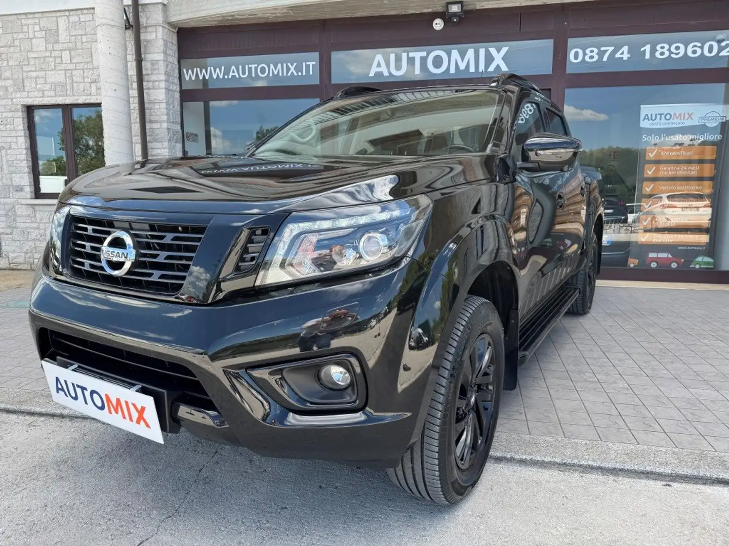 Nissan Navara N-Guard 2.3 dci D.cab 4wd 190cv auto E6 Nero - 2