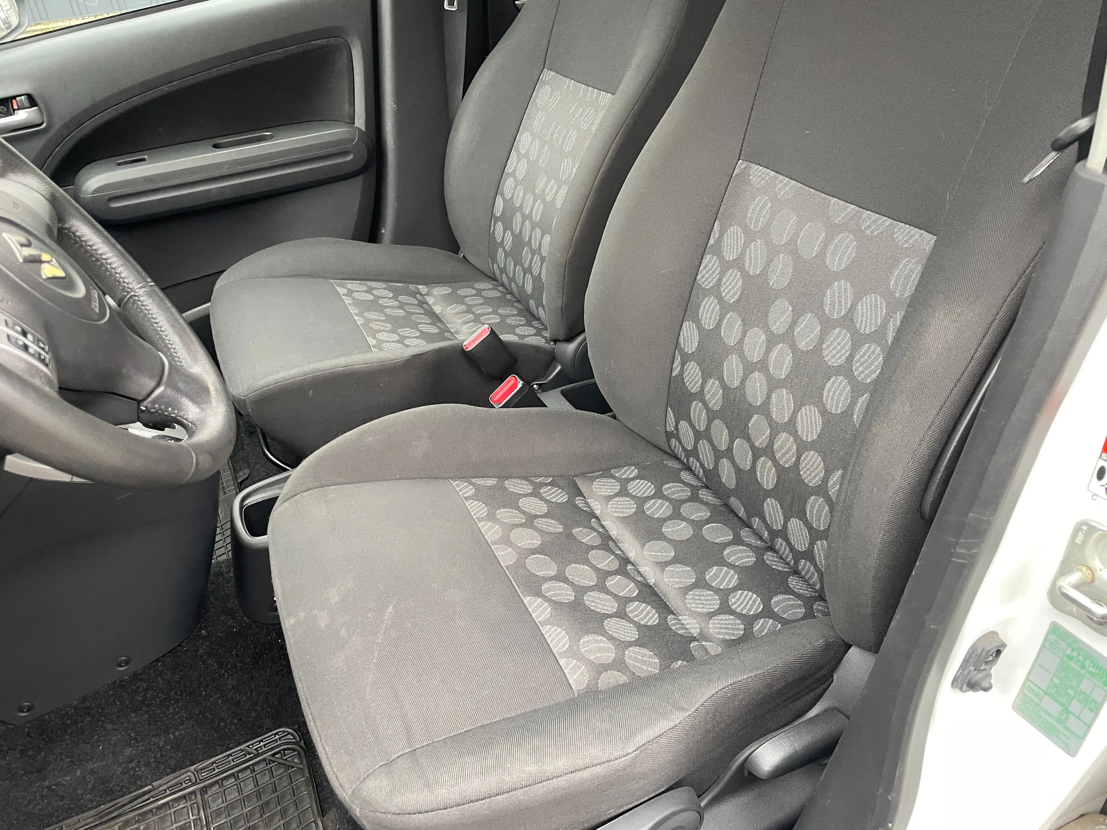 Suzuki Splash 1.2 Automatik KLIMA+Sihz+TÜV NEU+8-fach+Alu — photo 8