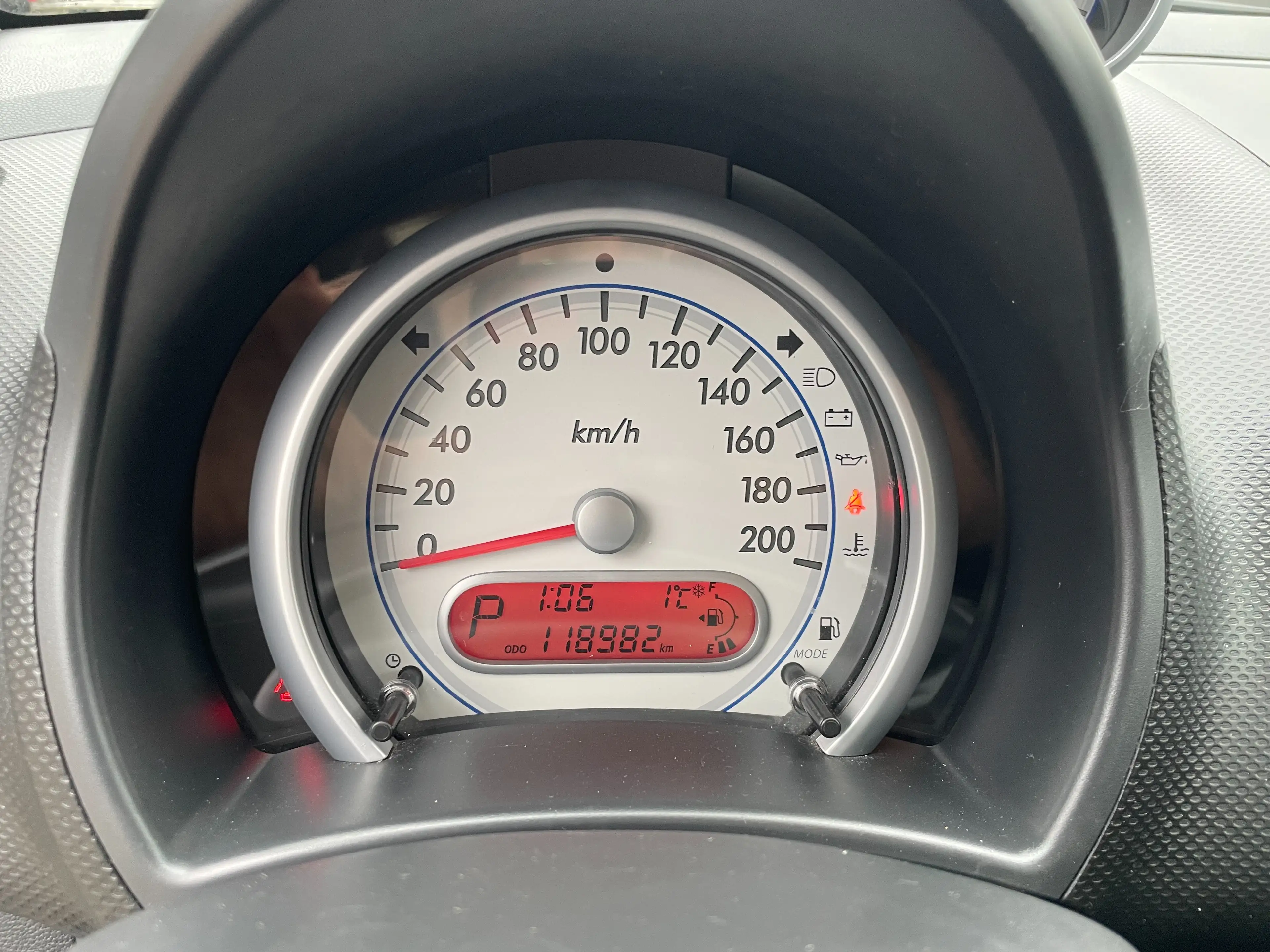 Suzuki Splash 1.2 Automatik KLIMA+Sihz+TÜV NEU+8-fach+Alu — photo 11