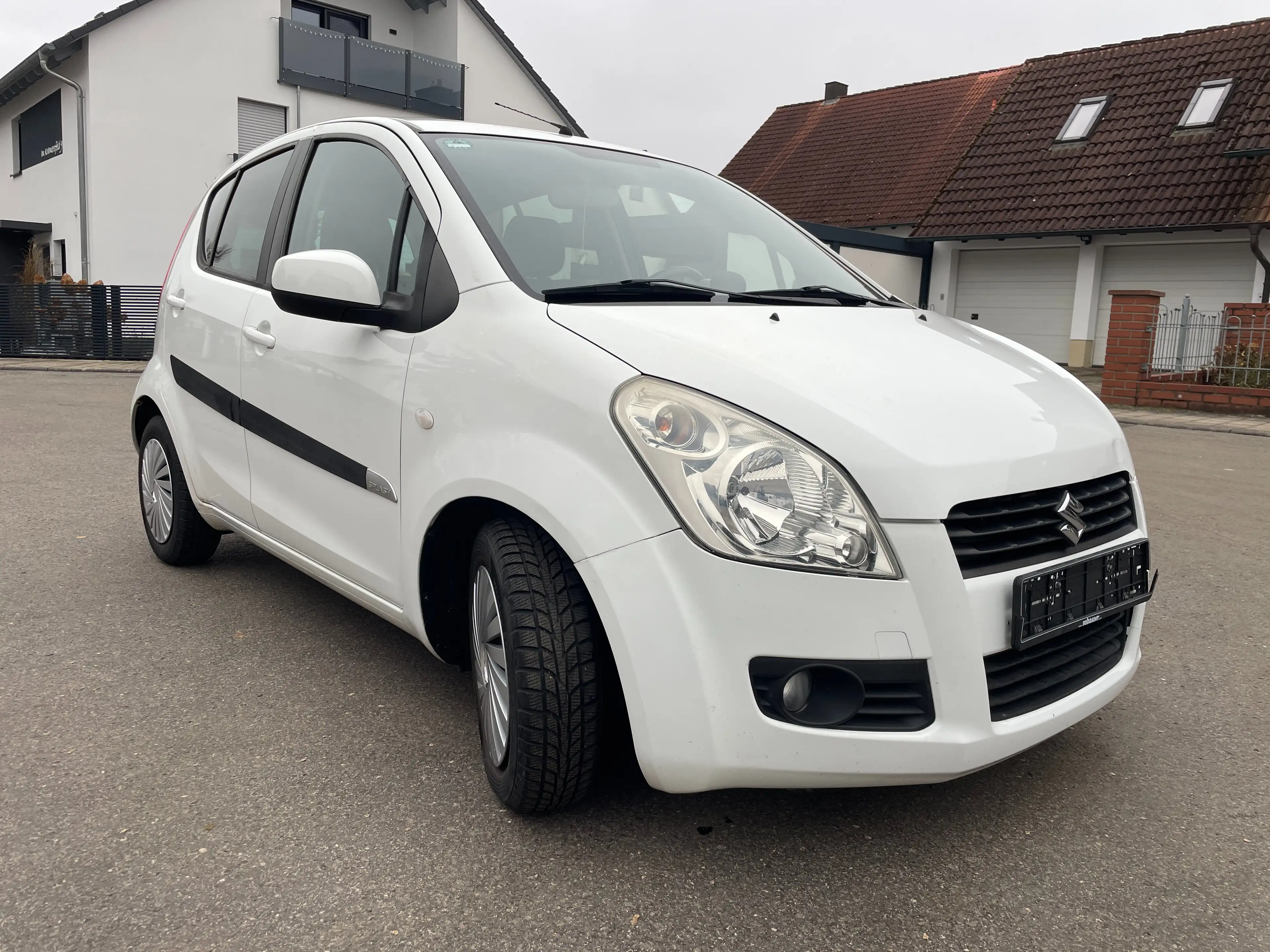 Suzuki Splash 1.2 Automatik KLIMA+Sihz+TÜV NEU+8-fach+Alu — photo 2
