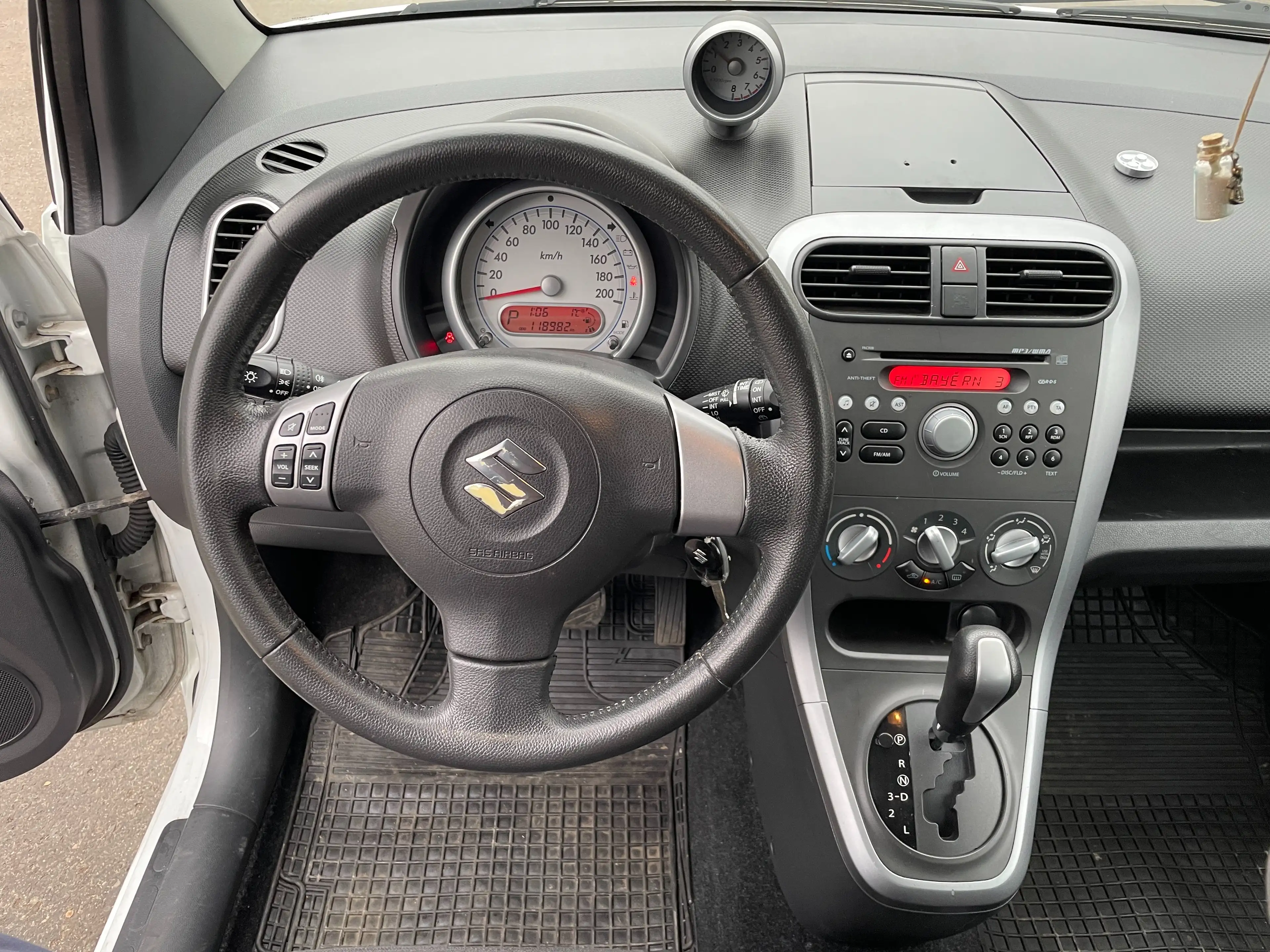 Suzuki Splash 1.2 Automatik KLIMA+Sihz+TÜV NEU+8-fach+Alu — photo 10