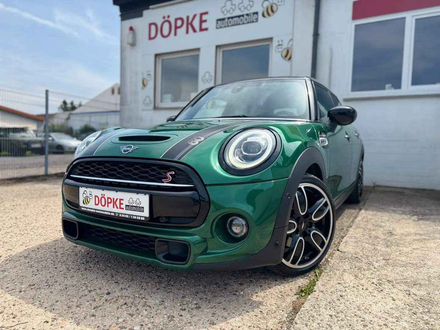 MINI Cooper S 60 Years Trim LED Scheckheft 1. Hand Grün - 1