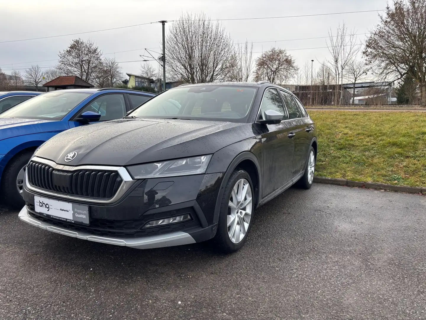Skoda Octavia Combi 2.0 TDI DSG Scout 4x4 Schwarz - 2