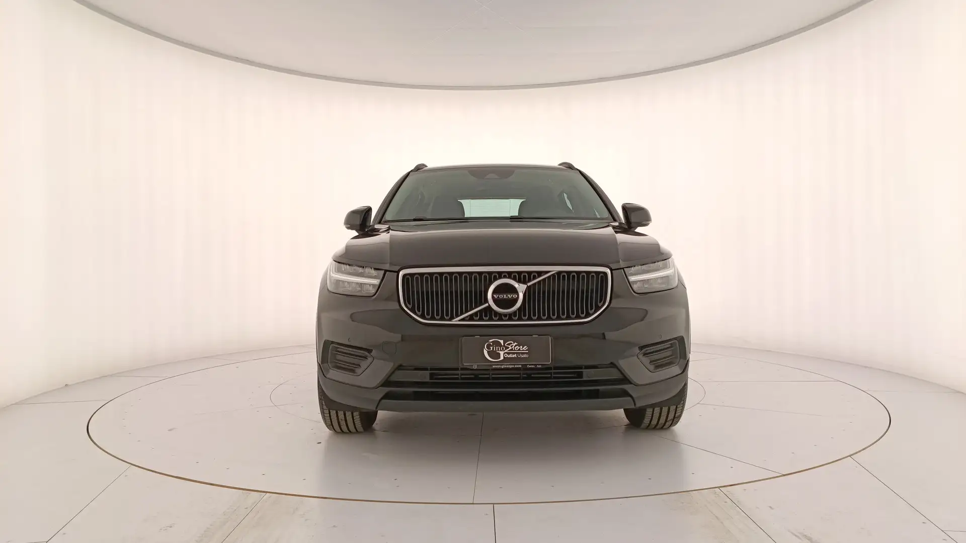Volvo XC40 1.5 t2 Momentum auto my21 Schwarz - 2