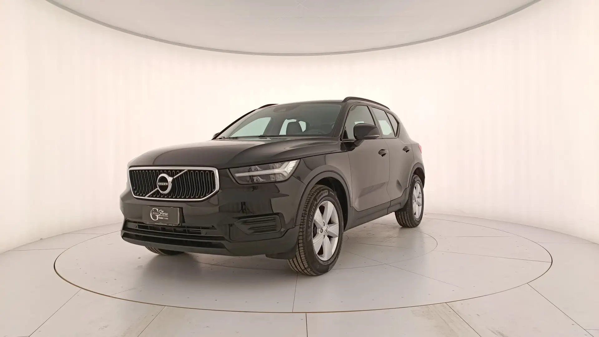Volvo XC40 1.5 t2 Momentum auto my21 Schwarz - 1