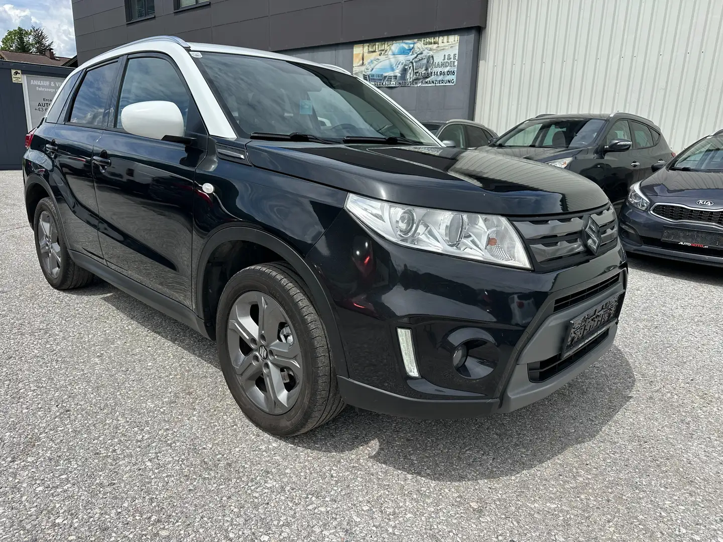 Suzuki Vitara 1.6 Benzin 4x4 Pickerl 10/2026 Schwarz - 1