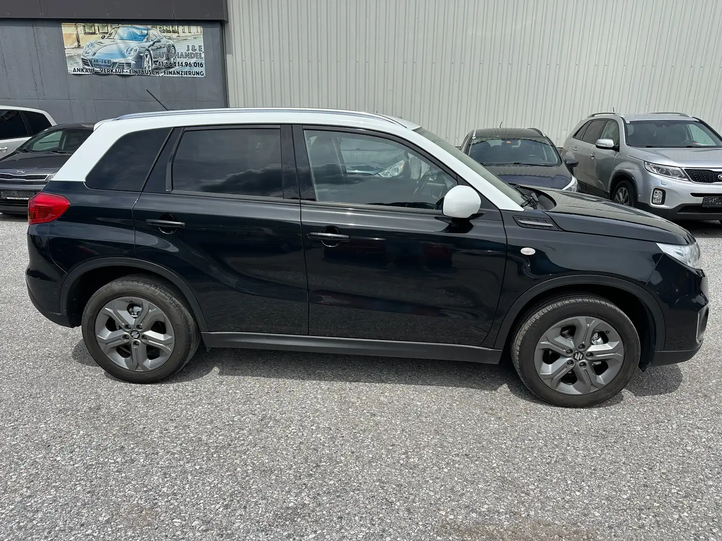 Suzuki Vitara 1.6 Benzin 4x4 Pickerl 10/2026 Schwarz - 2