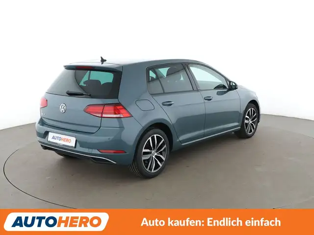 Volkswagen Golf view 6