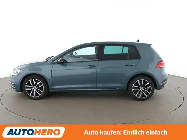 Volkswagen Golf view 3