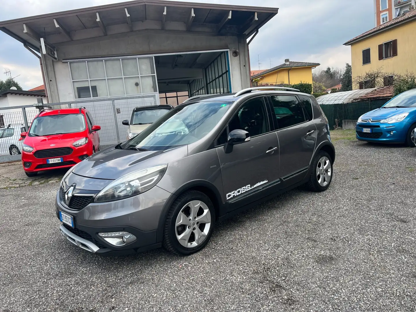 Renault Scenic Cross 1.5 dCi 110CV Energy*NEOPATENTATI Gris - 1