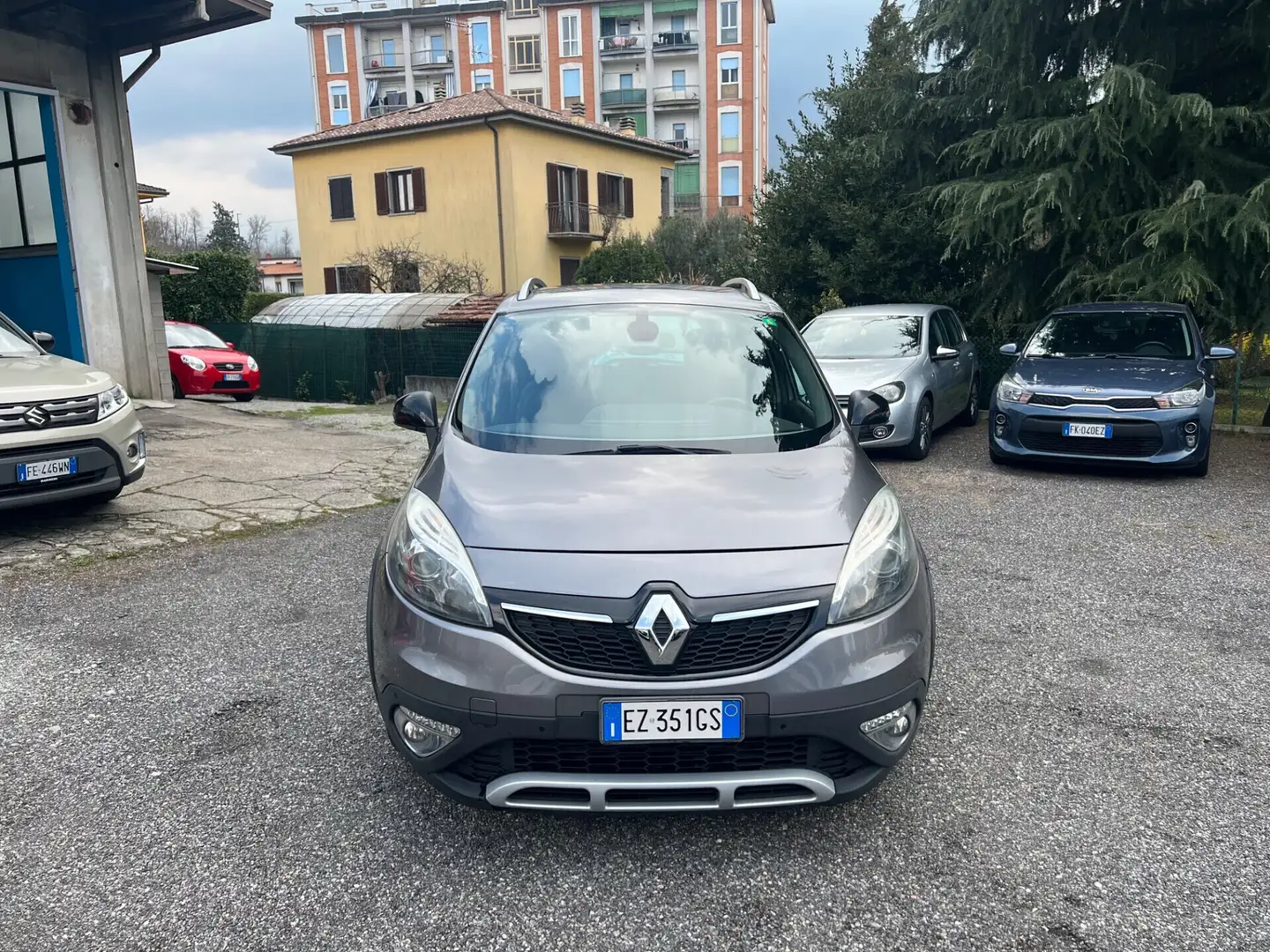 Renault Scenic Cross 1.5 dCi 110CV Energy*NEOPATENTATI Gris - 2