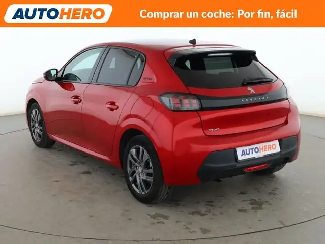 Peugeot 208 view 4